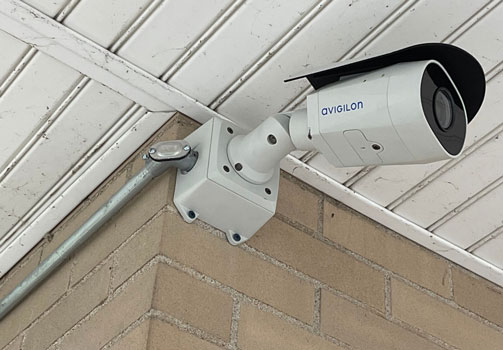 Outdoor surveillance camera with Internet connection