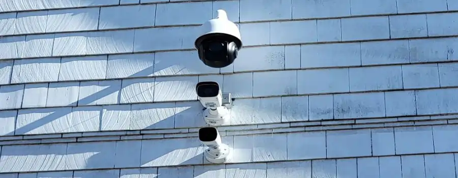 Protect office buildings and small business establishments with PTZ and bullet cameras.